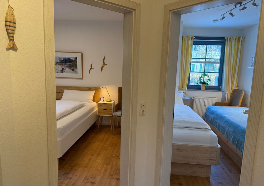 weiterer Zugang vom Flur in beide Schlafzimmer