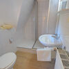 Bad mit Dusche und WC